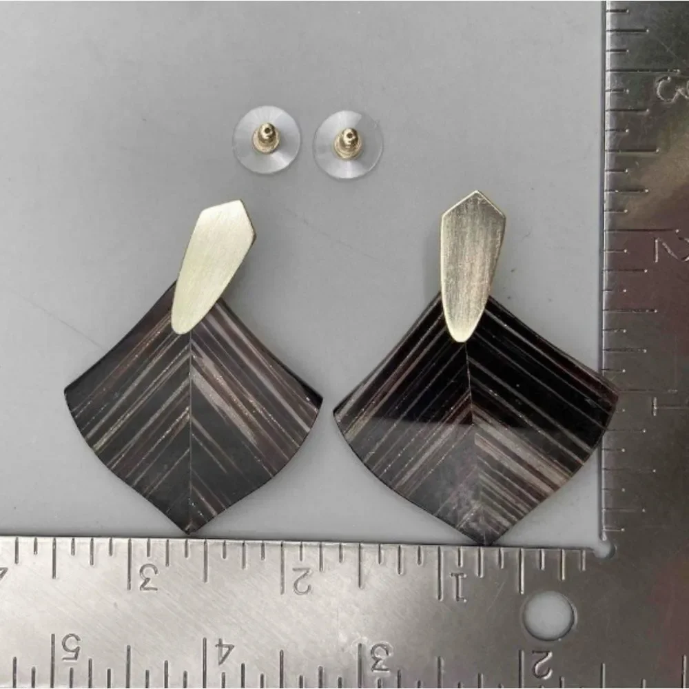 KENDRA‎ SCOTT 